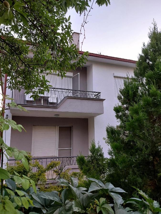 Makabo-Apartment In House Скопье Экстерьер фото