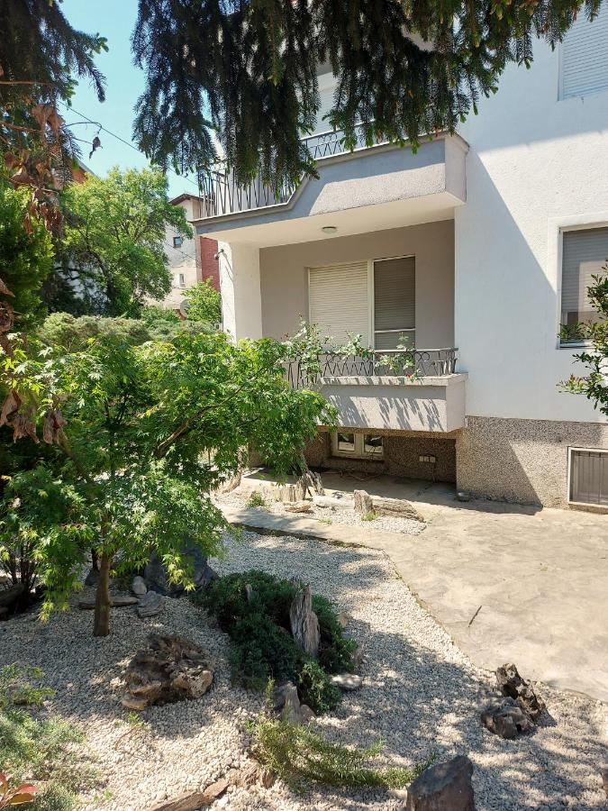 Makabo-Apartment In House Скопье Экстерьер фото
